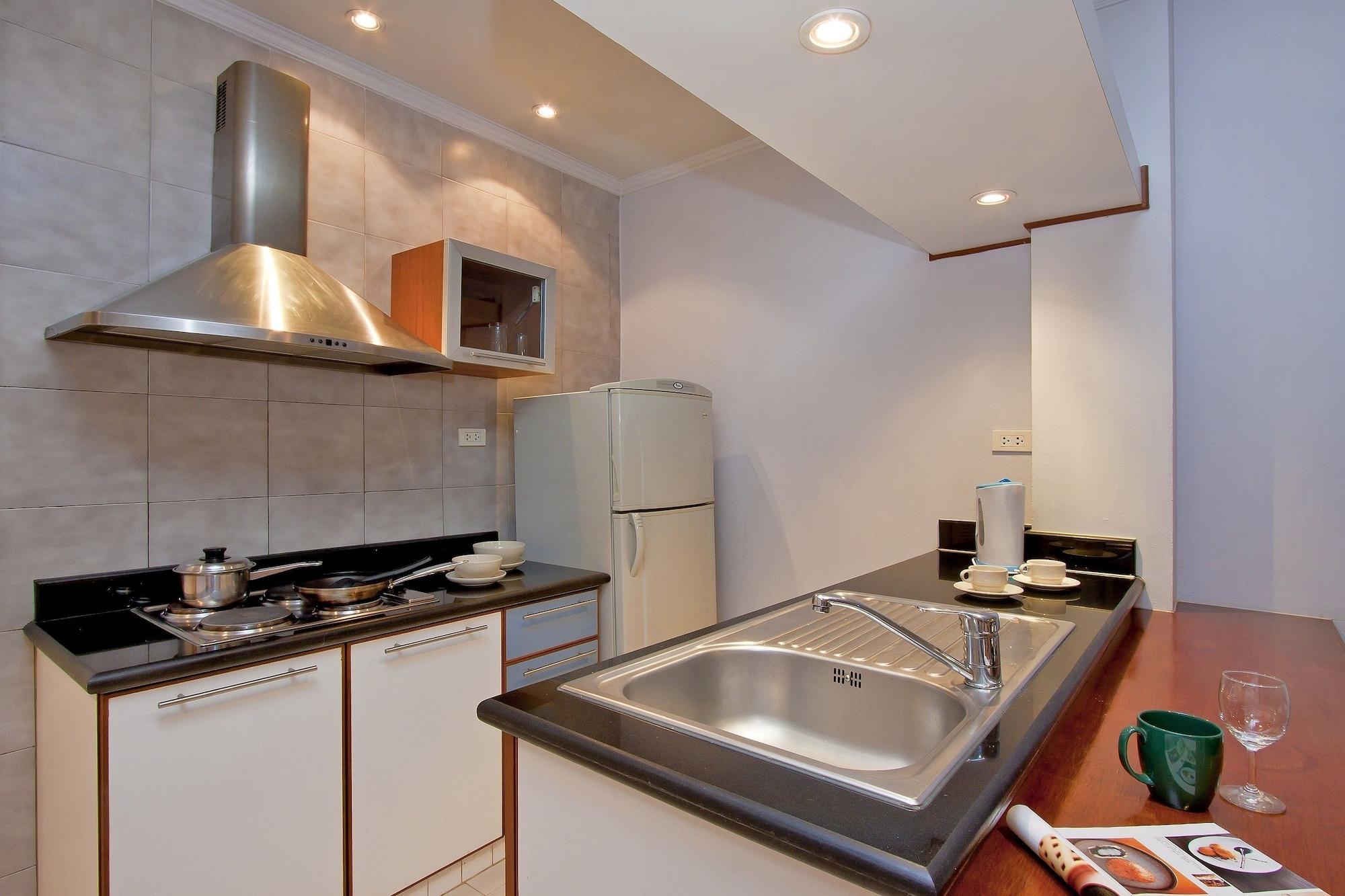 Argyle Apartments Pattaya Exterior photo
